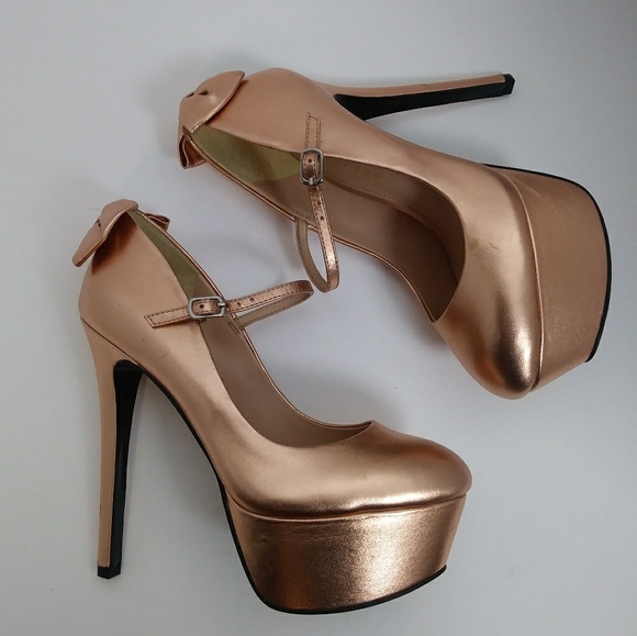 rose gold heels size 6